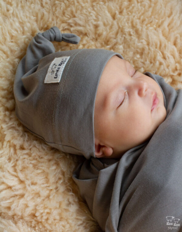 Baby merino knotted beanie